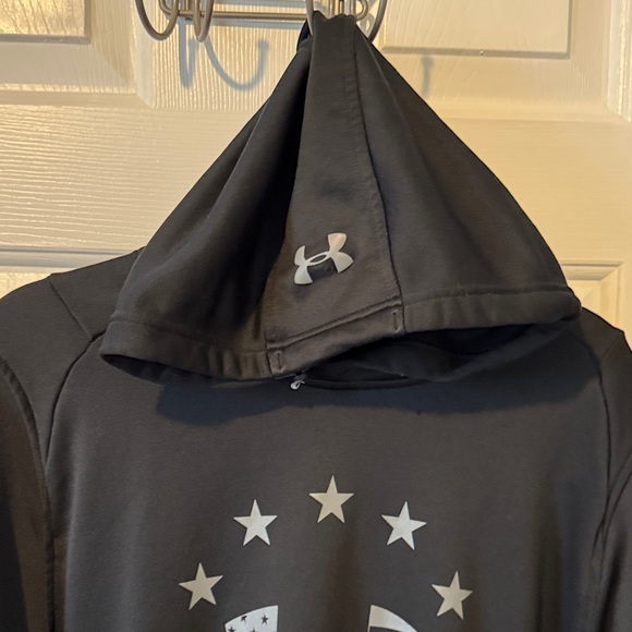 Under Armour Black Hoodie with Star Pattern Large - Picture 6 of 13